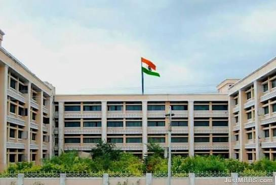 Swami Ramanand Teerth Rural Medical College, Ambajogai campus